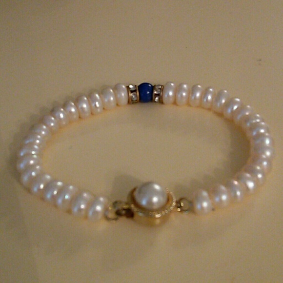 Jewelry - Freshwater pearl bracelet